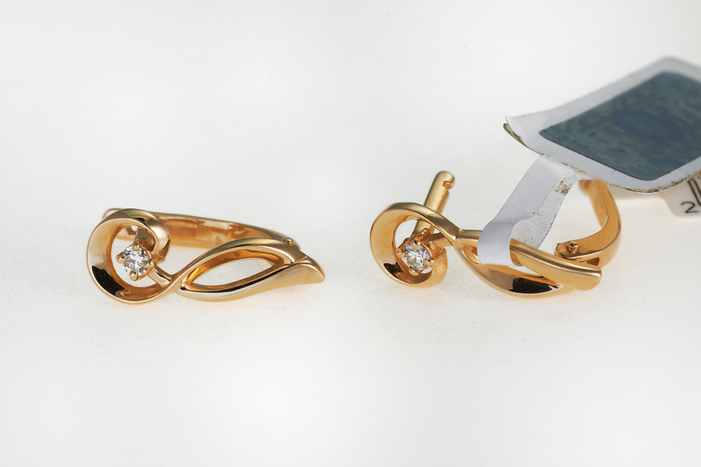 Gold earrings