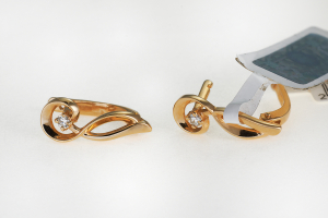 Gold earrings