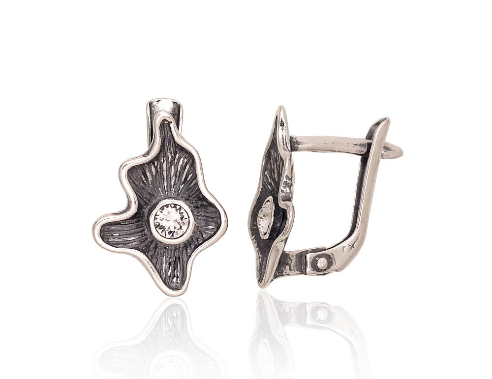 Silver earrings with 'english' lock