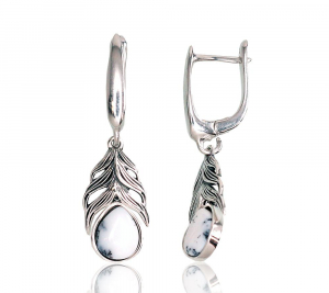 Silver earrings with 'english' lock