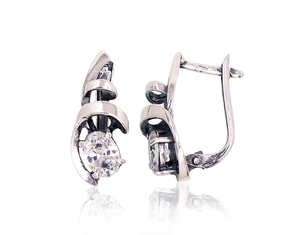 Silver earrings with 'english' lock