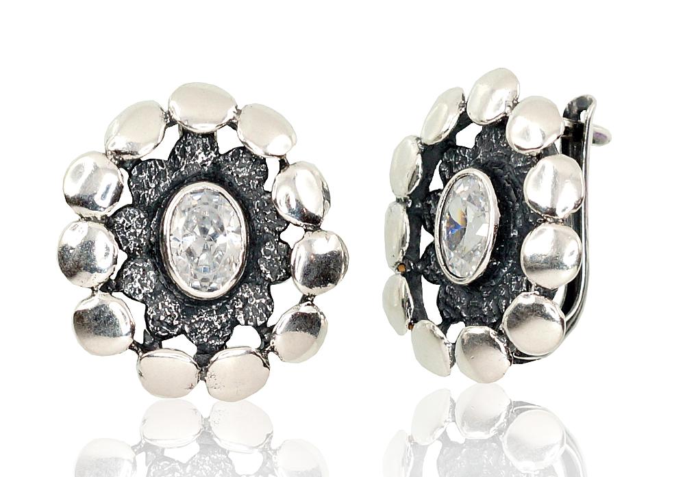 Silver earrings with 'english' lock