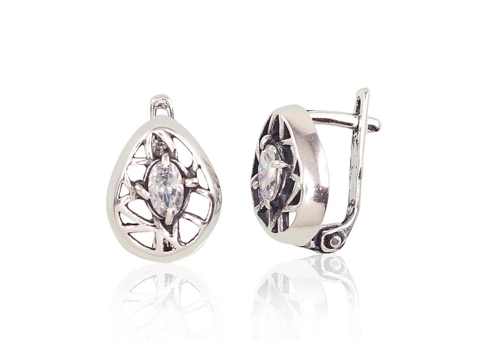 Silver earrings with 'english' lock