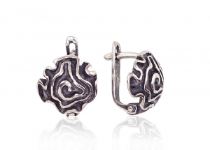 Silver earrings with 'english' lock