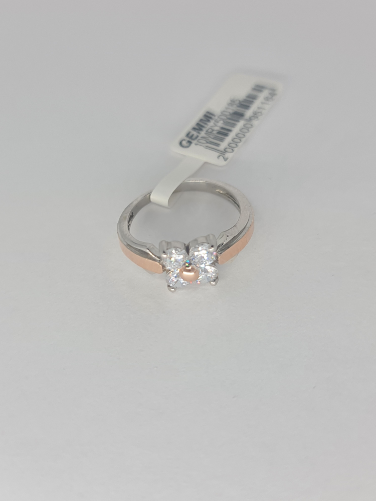 Silver ring with phianite