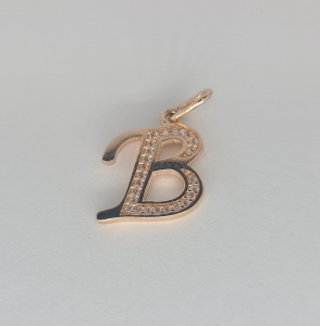 Gold pendant with phianite