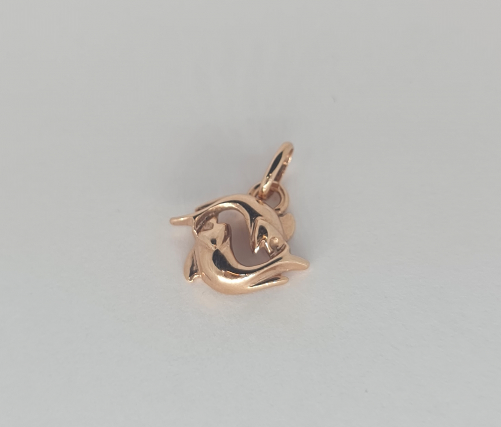 Gold pendant