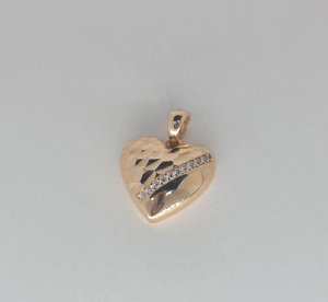 Gold pendant with phianite