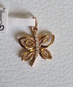 Gold pendant with phianite