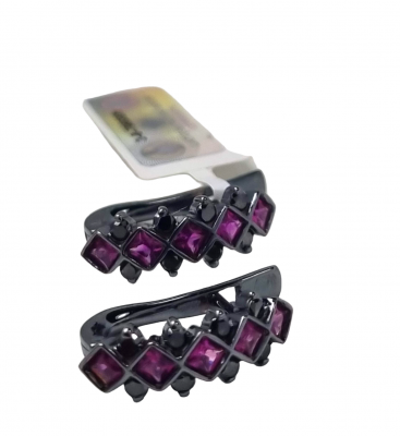 Gold earrings with diamond and rubies