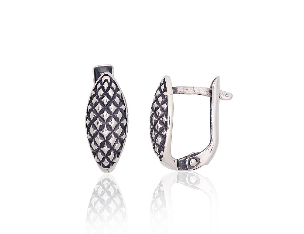 Silver earrings with 'english' lock Silver earrings with 'english' lock