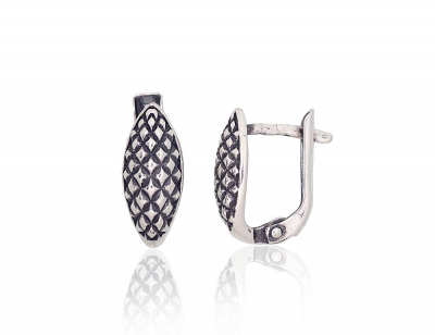 Silver earrings with 'english' lock