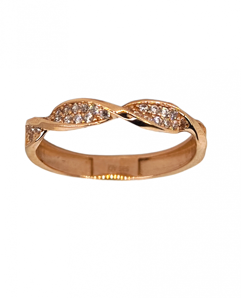 Gold ring with phianites