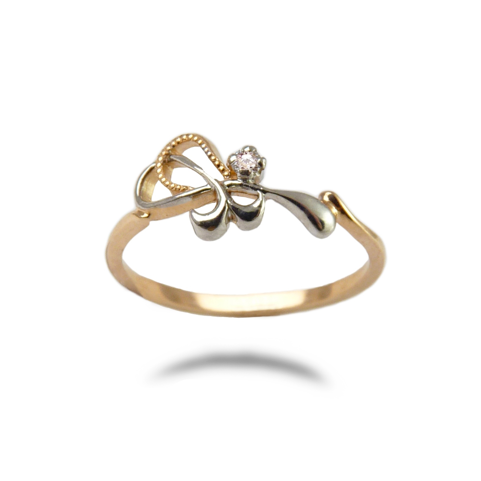 Gold ring with diamond